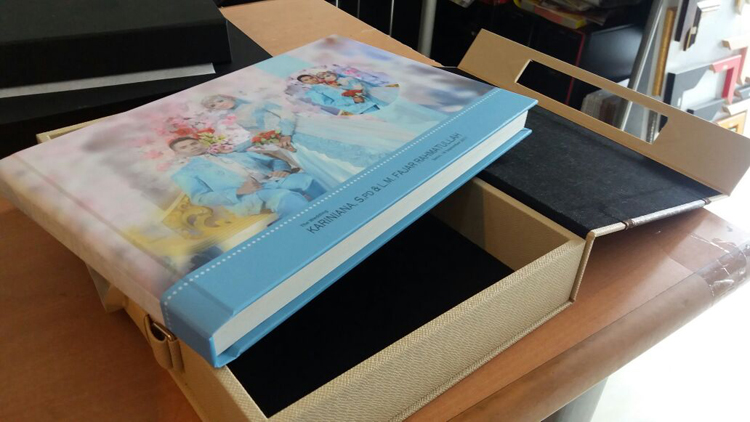 Model Desain Cetak Cover Album Wedding dan Koper